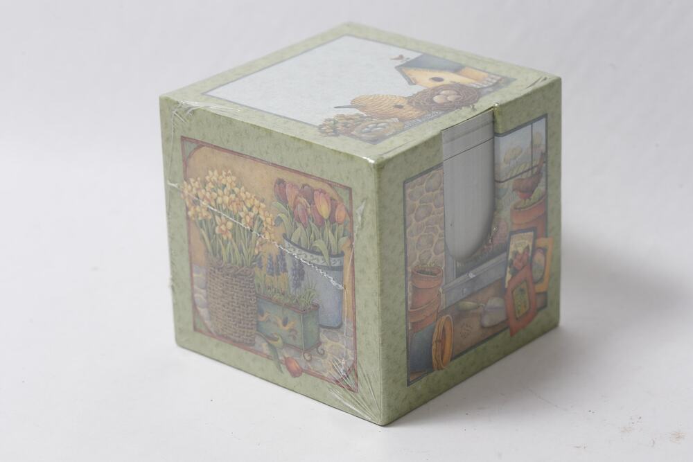 Country Garden Memo Box with 375 Memo Sheets by Legacy ~ 260917-WH 607